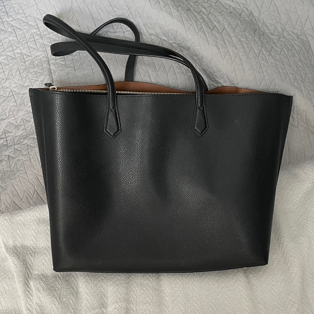 Classic Black Leather Tote Bag - Minimalist Everyday Carry (Quince)